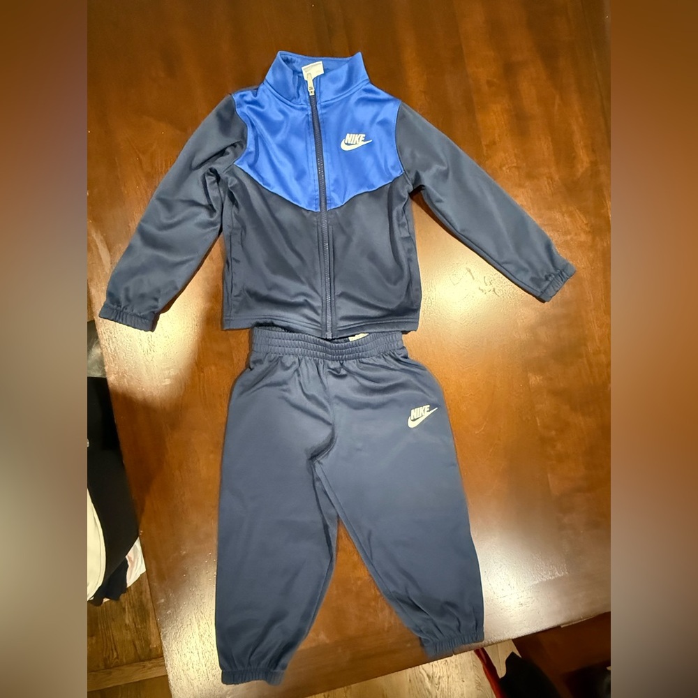 Nike Royal Blue & Navy Matching set